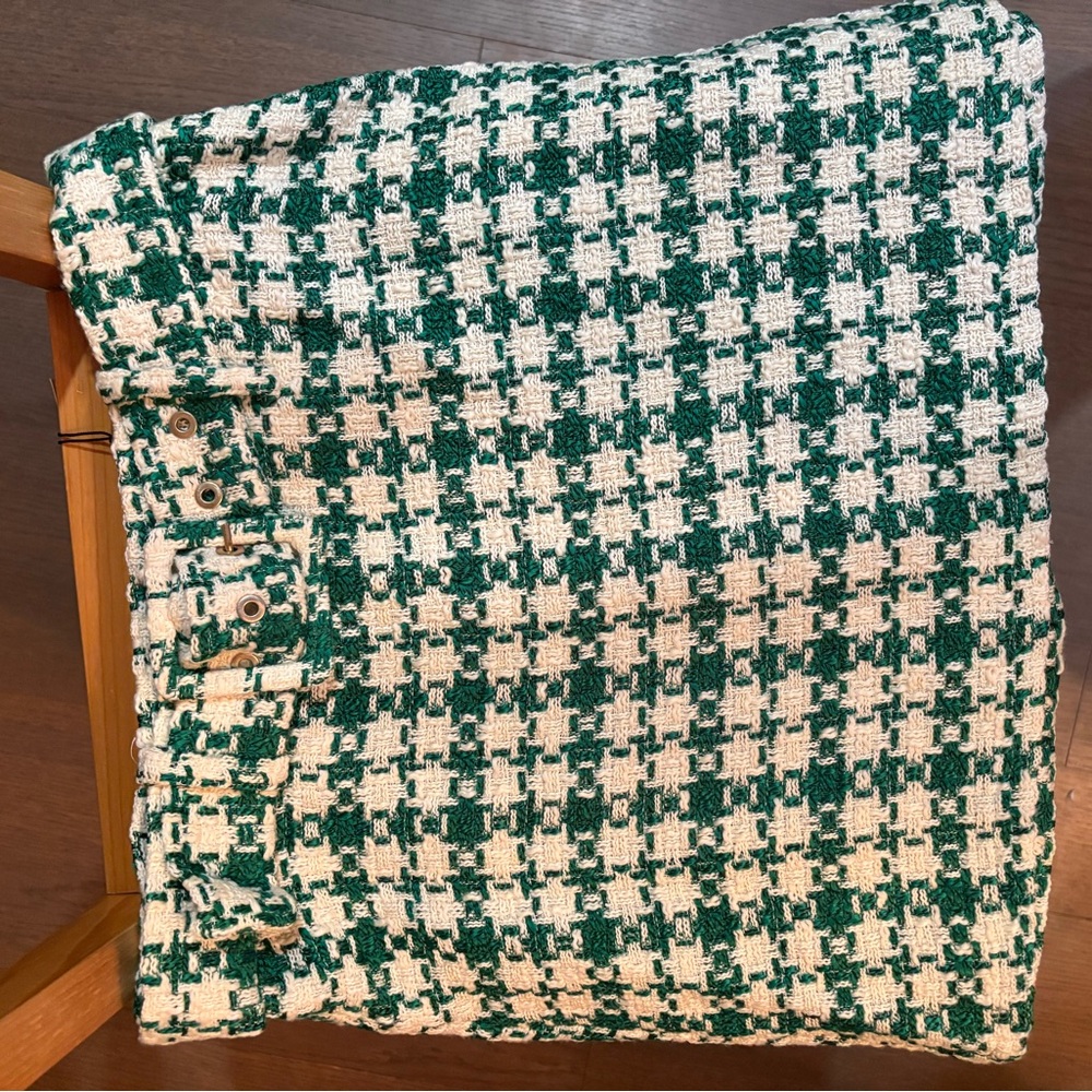 NWT Zara Green and Cream Patterned Skirt